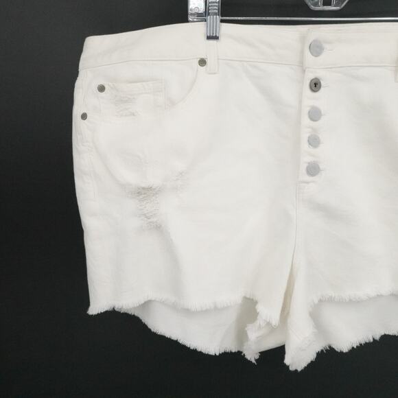 Torrid Shorts Women 26 White Denim Button Fly Raw Hem Distressed Cut Off Summer - Picture 4 of 14